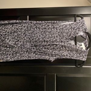 Light stretchy dress. Comfortable for work, night out or wedding